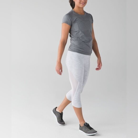 Lululemon Run With The Sun Crop Capri Wee Are From Space Nimbus Battleship White - Picture 6 of 15